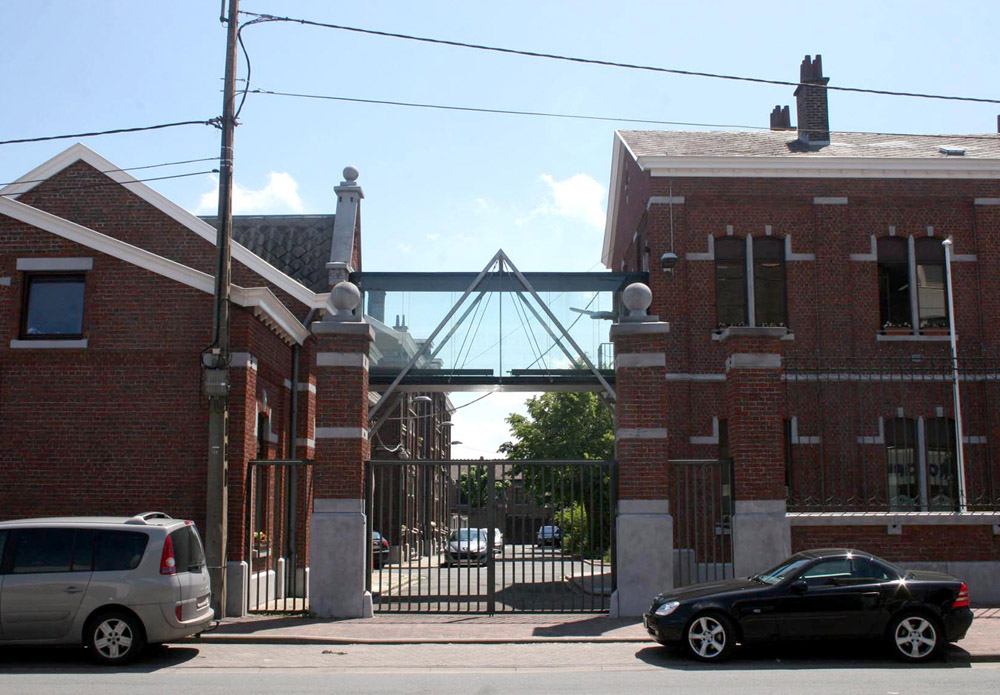 staal-bouw-loopbrug-politiekantoor-01