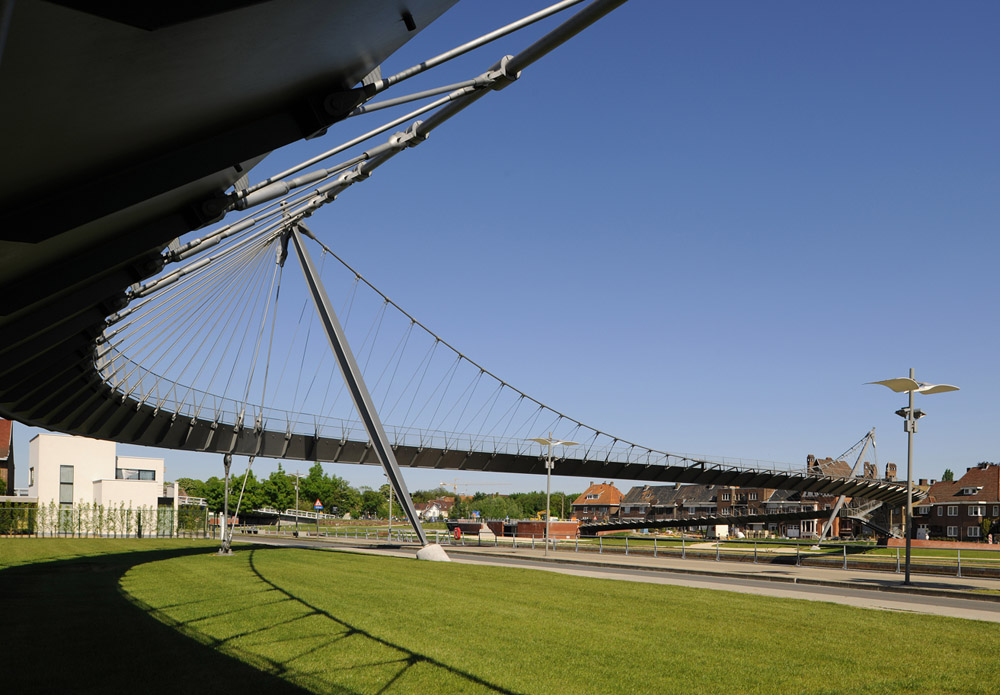 staal-bouw-voetgangersbrug-kortrijk-02
