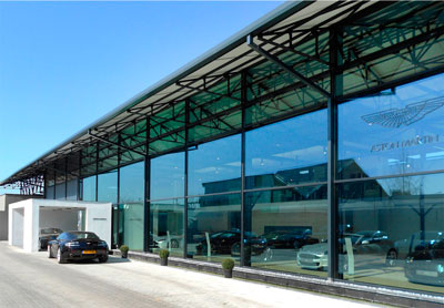 construction-acier-garage-aston-martin-02tn