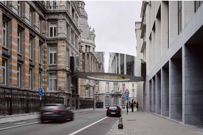 Unieke passerelle garandeert parlementsleden droge oversteek